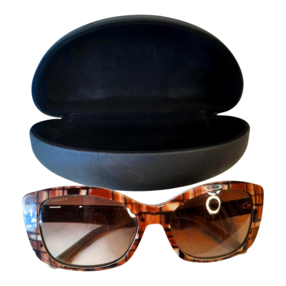 Vintage Prada Sunglasses Cat Eye Geometric Gradient Brown